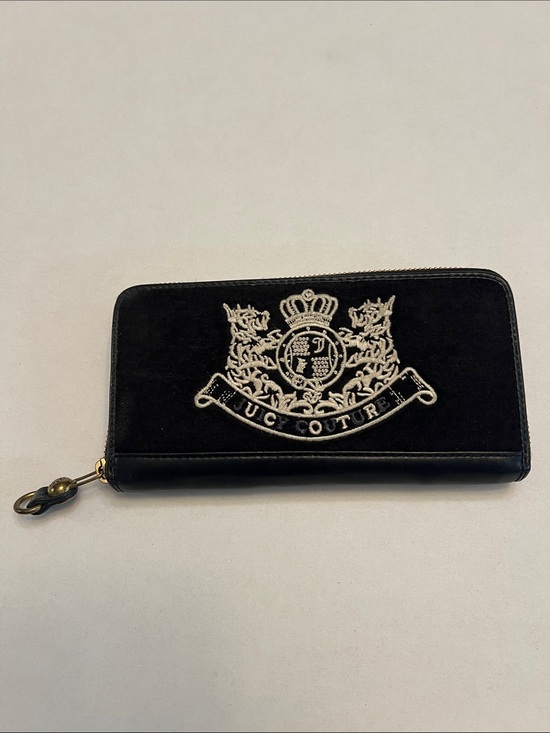 Juicy Couture Handbags - JUICY COUTURE BLACK LEATHER & VELVET SCOTTIE DOG ZIP AROUND WALLET